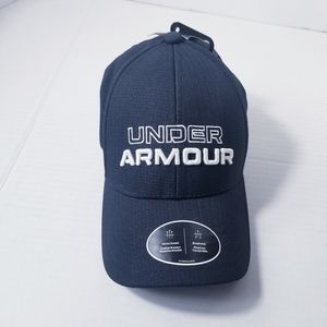 NWT UNDER ARMOUR YOUTH FITTED HAT SIZE YOUTH MED/ YOUTH LARGE
